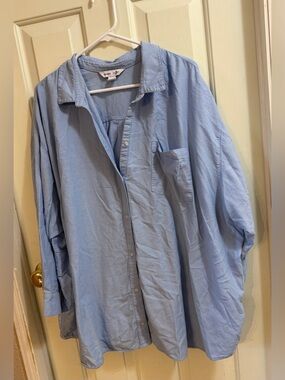 Old Navy Women’s Light Blue Boyfriend Shirt | 3X